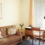 Amicus Hotel