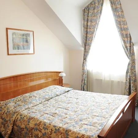 Amicus Hotell 3*