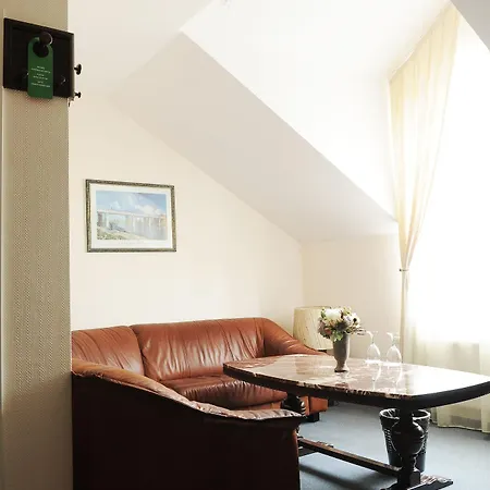 Amicus Hotell 3*