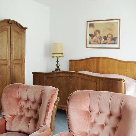 Amicus Hotell 3*
